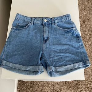 Very Moda high waisted mom shorts